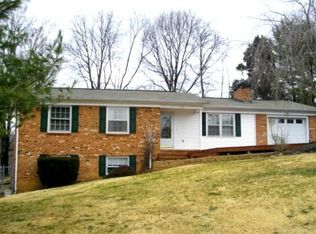 234 Smith St, Pembroke, VA 24136