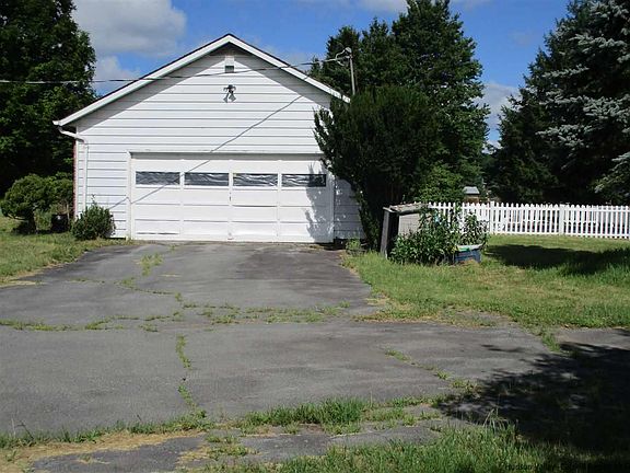 5th image of 523 River Rd