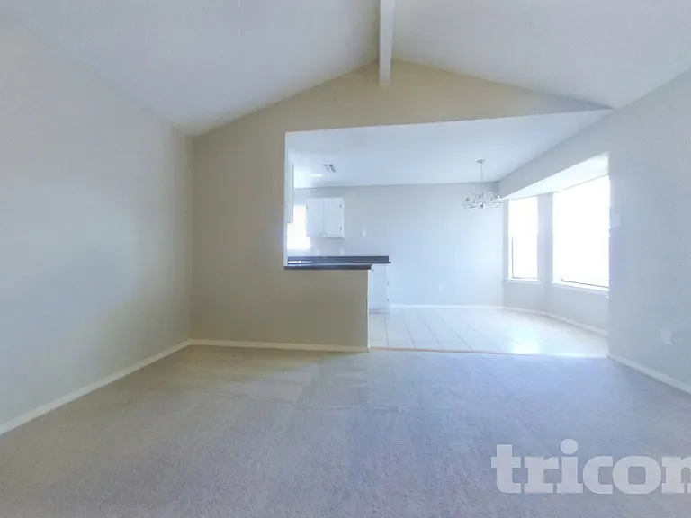 6321 Macarthur Dr — Photo 2