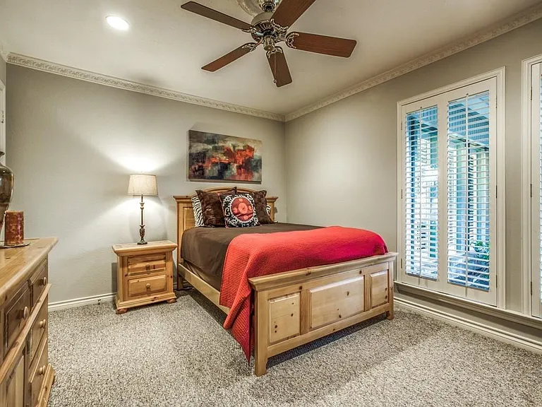 11140 Russwood Cir — Photo 16