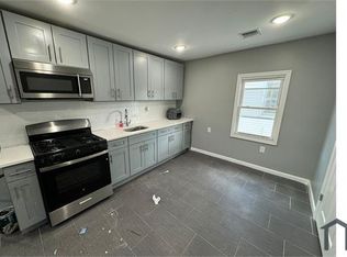 264 Vermont Ave Floor 3, Irvington, NJ 07111