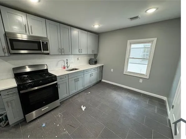 264 Vermont Ave Floor 3, Irvington, NJ 07111