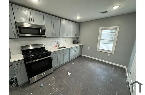 264 Vermont Ave #3 Photo 1