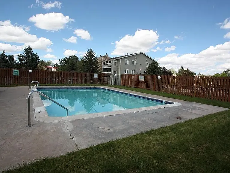 1074 S Dearborn St — Photo 5