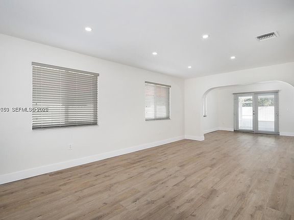 5th image of 3509 SW 23rd Ter #3509