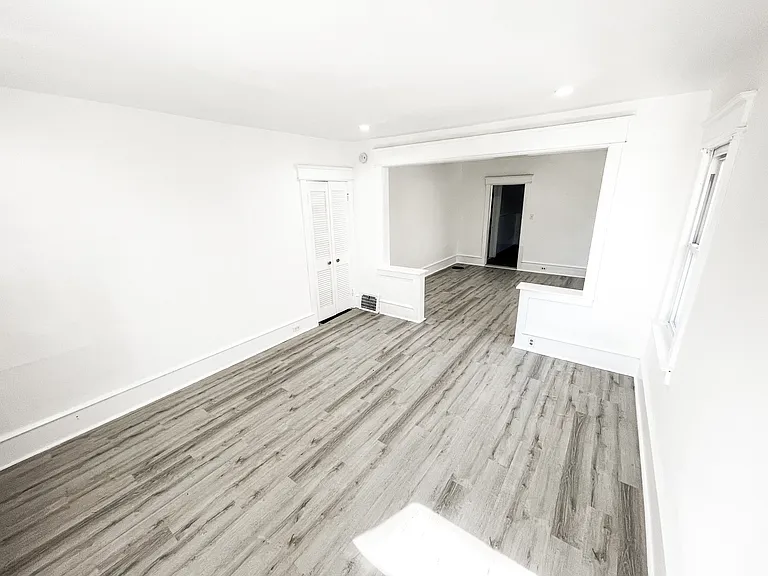 729 Merrick Ave — Photo 3