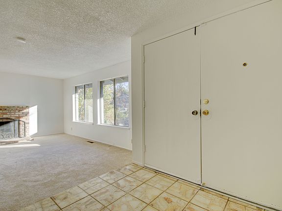 5th image of 119 Bristol Dr