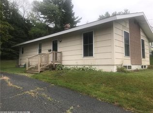 19 Hillside St, Presque Isle, ME 04769