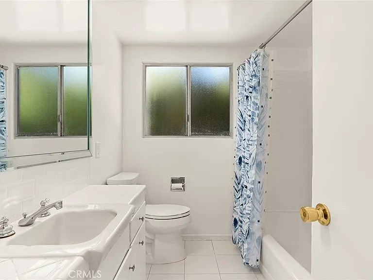 681 S Orange Grove Blvd #3 — Photo 12