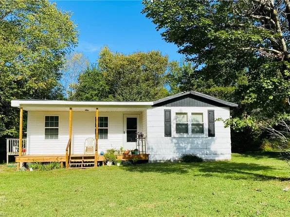 5327 Grey Oaks Rd, Trinity, NC 27370