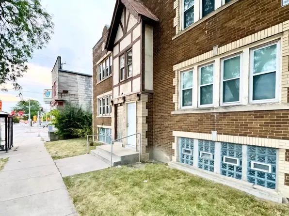 1928 W Capitol Dr, Milwaukee, WI 53206