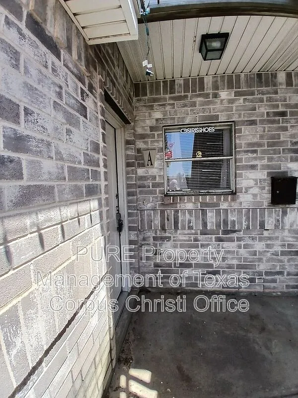 2 bed, 2.0 bath, 934 sqft, $1,600 — Photo 2