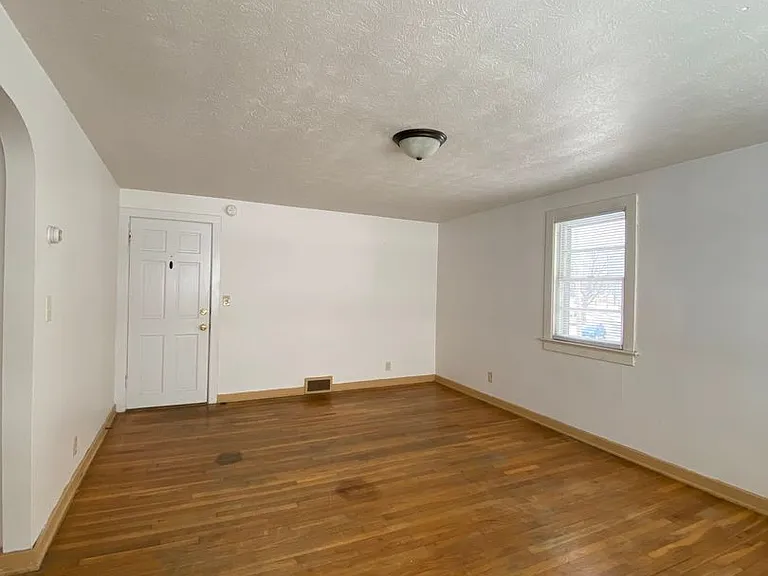 748 N Lake St — Photo 19