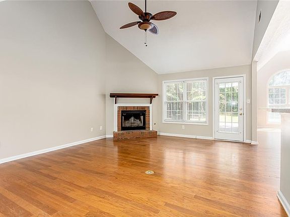 5th image of 345 Brookstone Crst