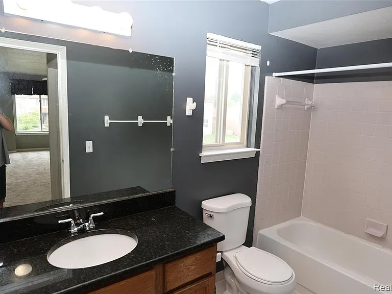 3361 Milcroft Ct — Photo 31