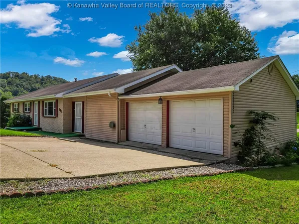 108 Sunnybrook Dr, Hurricane, WV 25526