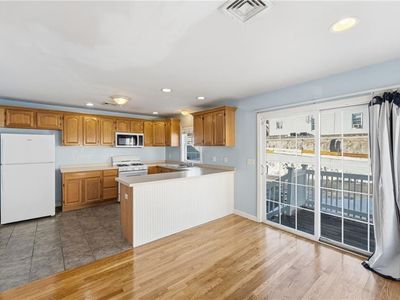 17 Grotto Ave Unit 1, Pawtucket, RI, 02860