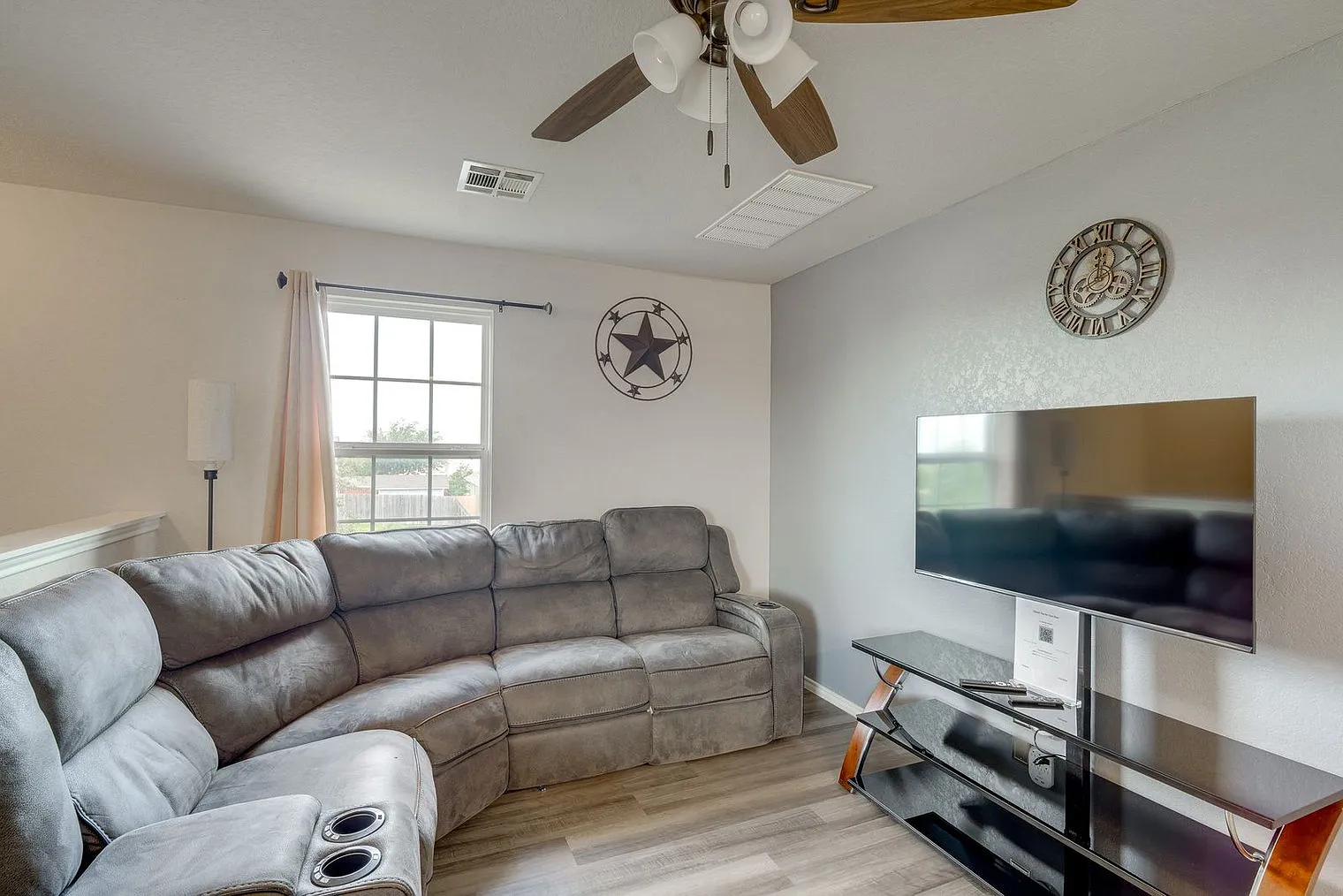 1 bed, 1.0 bath, 495 sqft, $2,193 — Photo 1