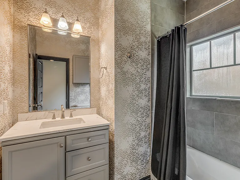 1521 N Blackwelder Ave — Photo 24