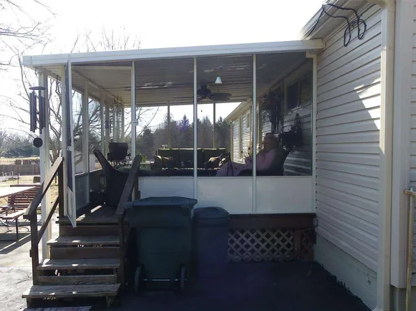 8824 Deadfall Rd, Millington, TN 38053