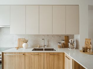 2306 Emery Ct #103, North Vancouver, BC V7J0E5