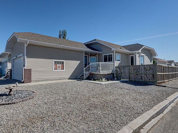 2nd image of 405 46th Ave W