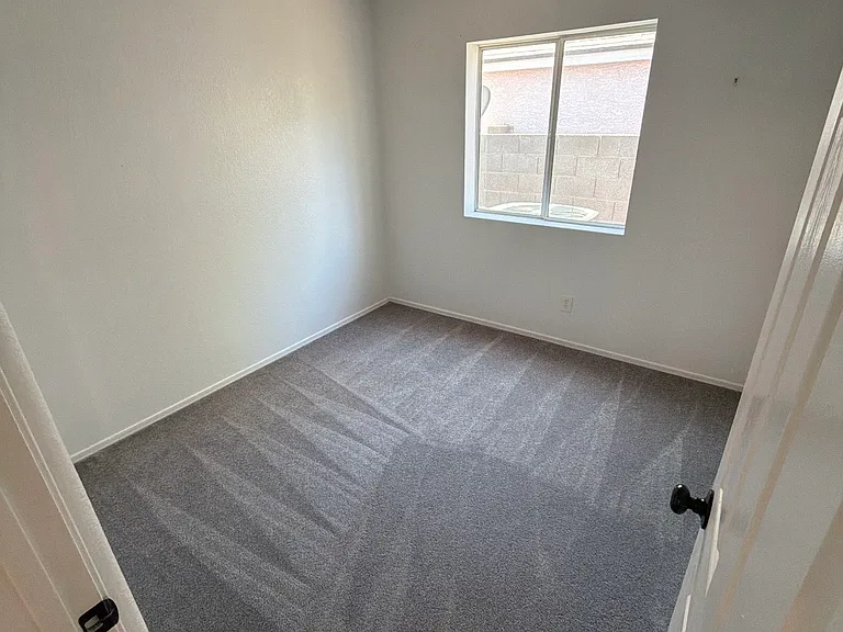 441 S Maple #101 — Photo 12