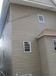 4th image of 410 E 26th St