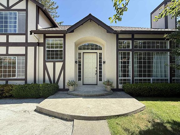 2nd image of 2479 Alameda De Las Pulgas