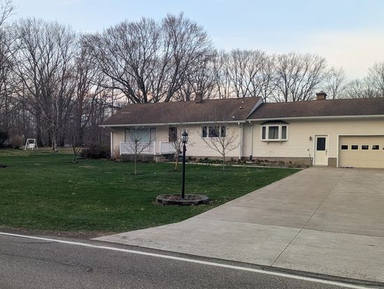 1266 Boyer Rd, Erie, PA 16511