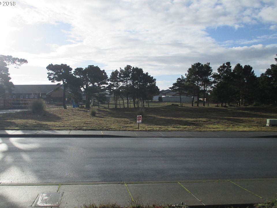 2nd image of 815 Rogers Pl