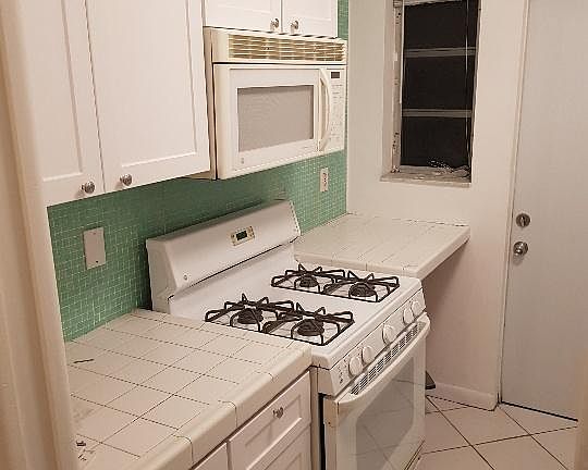 5th image of 1021 Michigan Ave APT 10