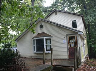 81 Lakeside Dr, Highland Lakes, NJ 07422