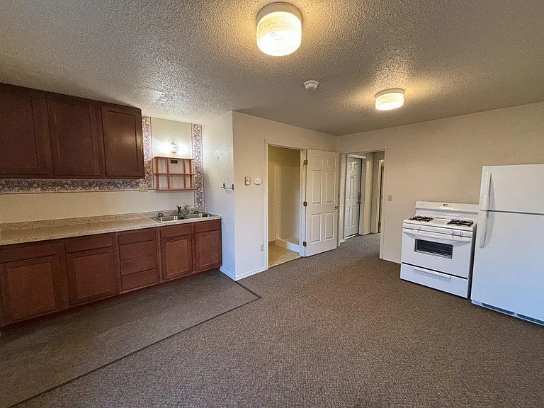 Highland Apartments — Photo 20