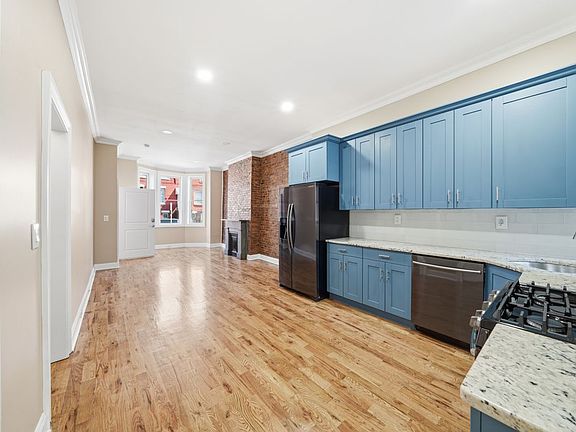 4th image of 37 Astor Pl #1