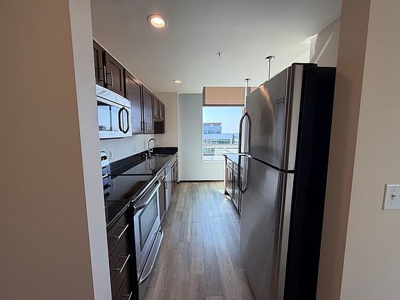 2nd image of 822 E Washington Ave APT 1100