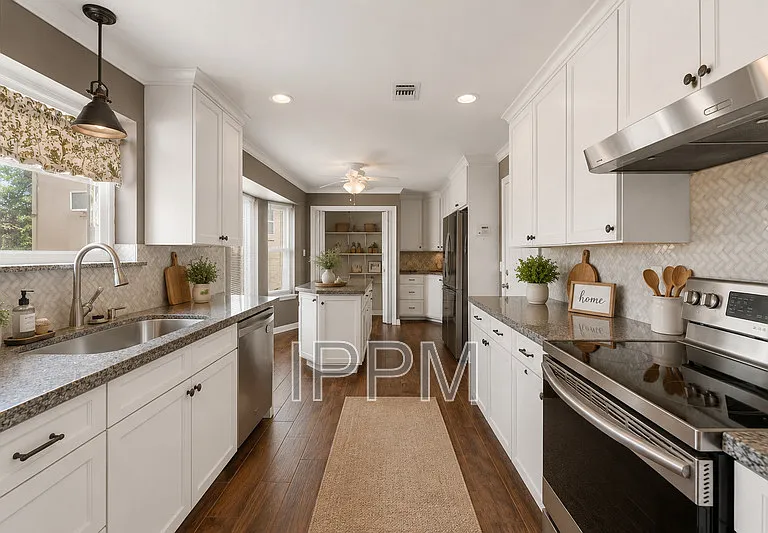 609 Inverary Dr — Photo 13