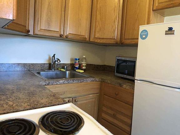 5th image of 2542 14th Pl APT 3R