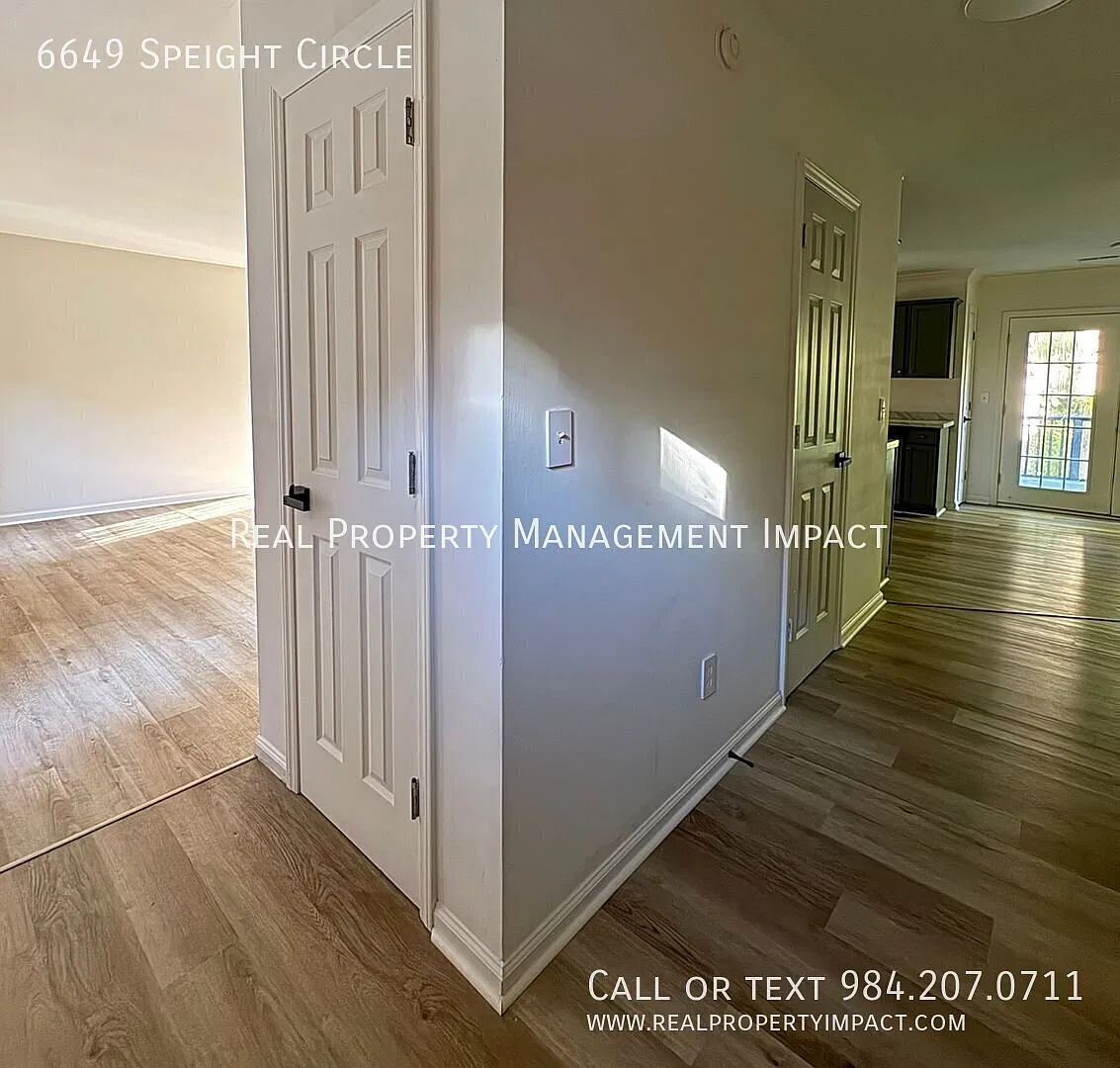 Corner-Lot 3-Bed/2.5-Bath Home in East Raleigh with Large Deck and Fenced Yard — Photo 4