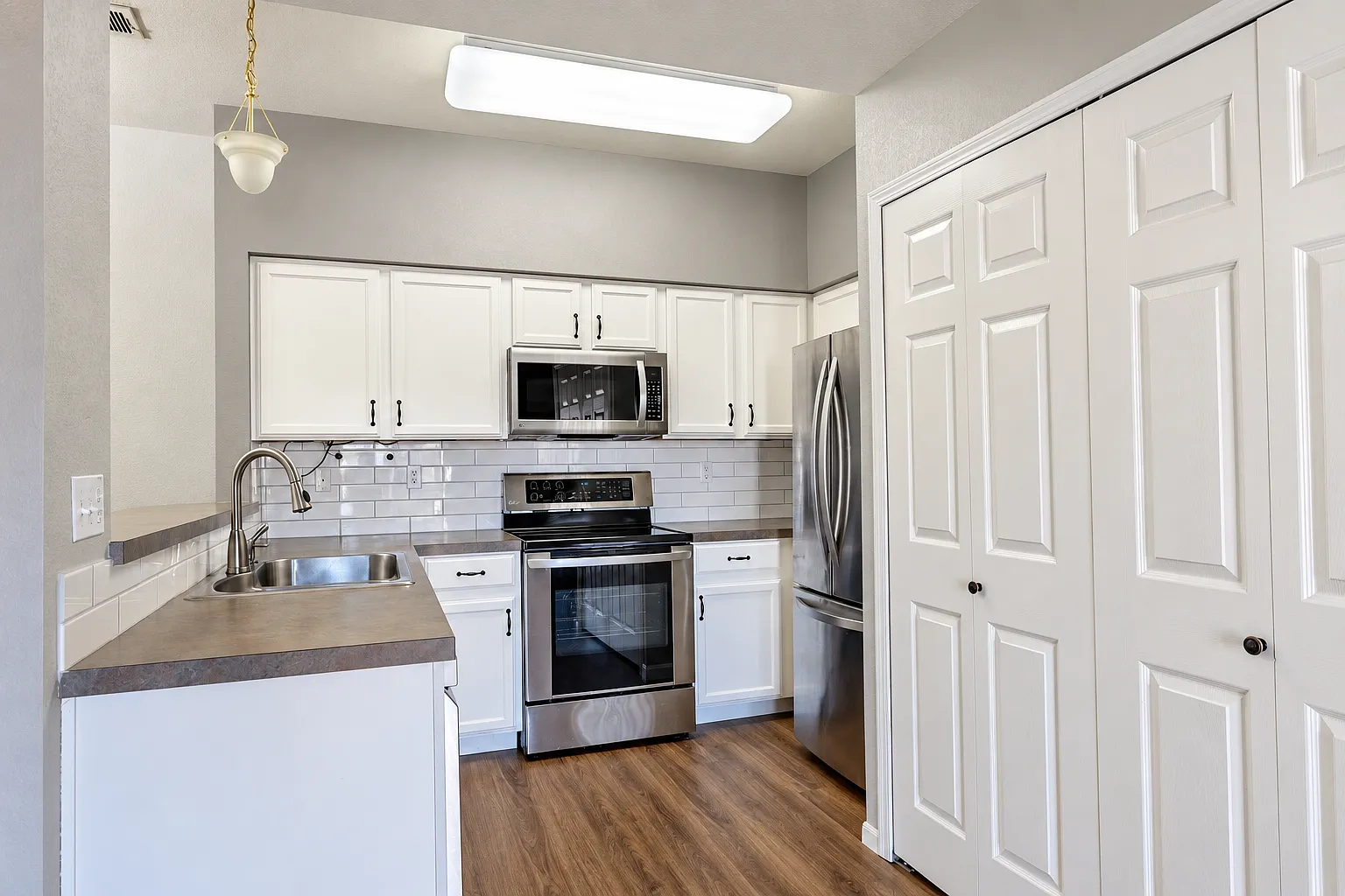 4245 Boardwalk Dr — Photo 4