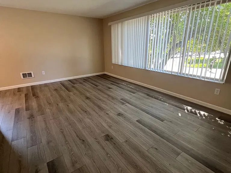3326 Lombard Ave #1 — Photo 12