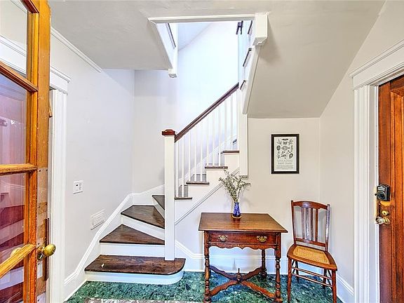 4th image of 124 Blackstone Blvd APT 5