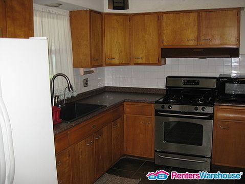 5th image of 10751 Thorpe Ave