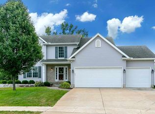 1661 W 51st St, Davenport, IA 52806