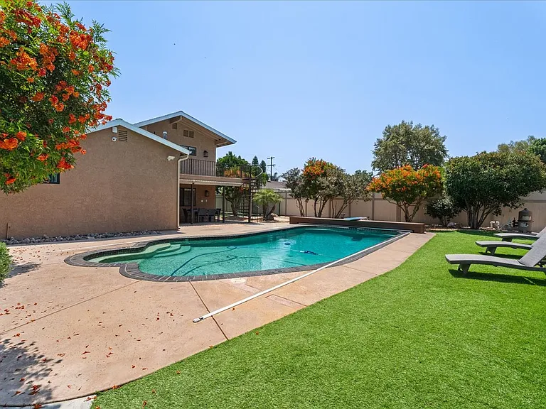 6443 Matilija Ave — Photo 30