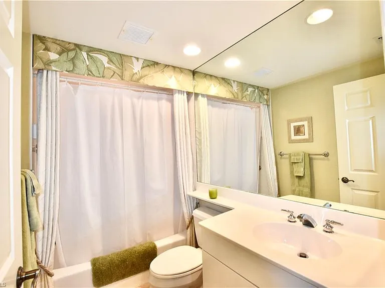 430 Cove Tower Dr #302 — Photo 20