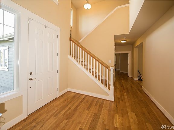 3rd image of 10502 1st Pl NE