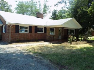 2133 N Peace Haven Rd, Winston Salem, NC 27106