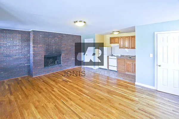 Rented by Jonis Realty | media 10