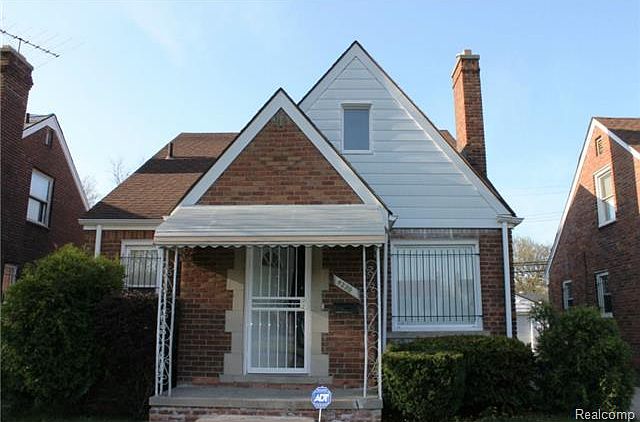 1st image of 8390 W Outer Dr
